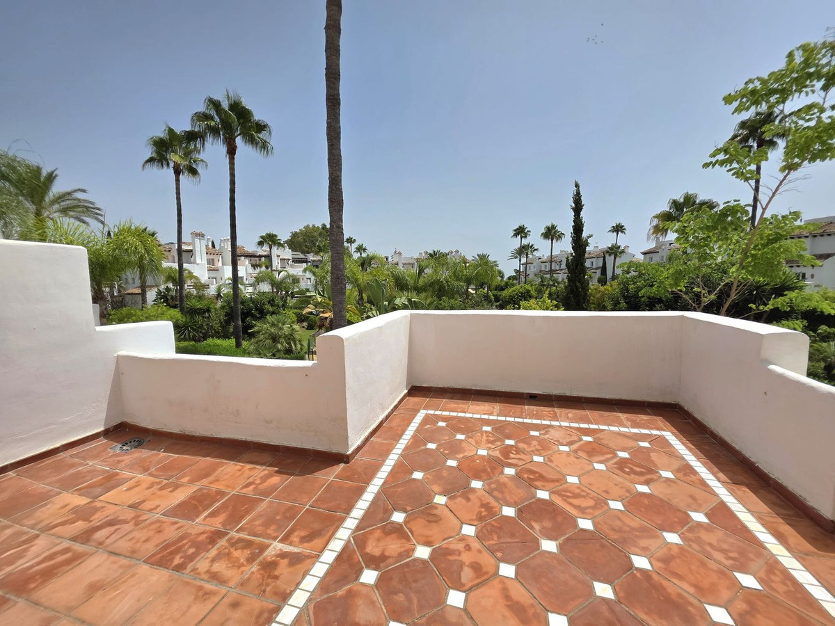 3 Bedroom Townhouse in Estepona - Photo 19