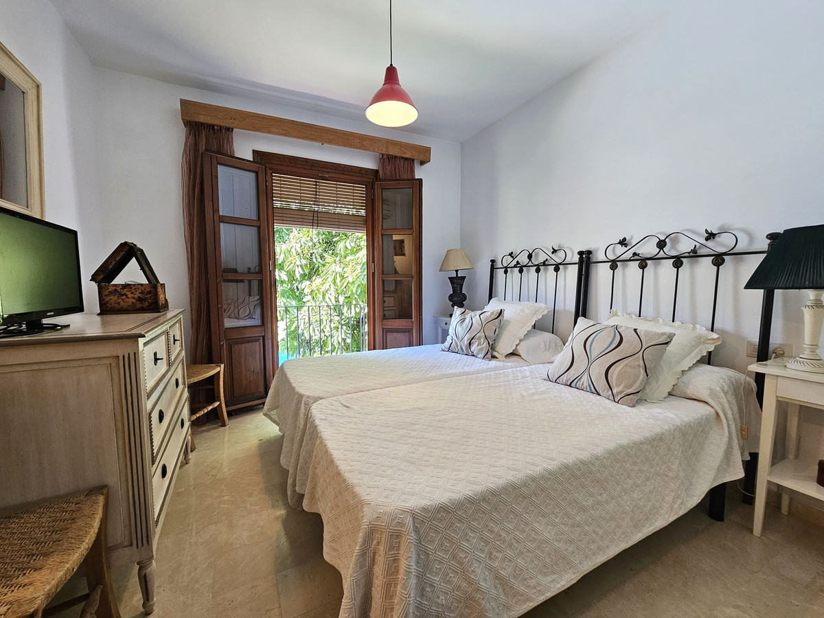3 Bedroom Townhouse in Benahavís - Photo 14