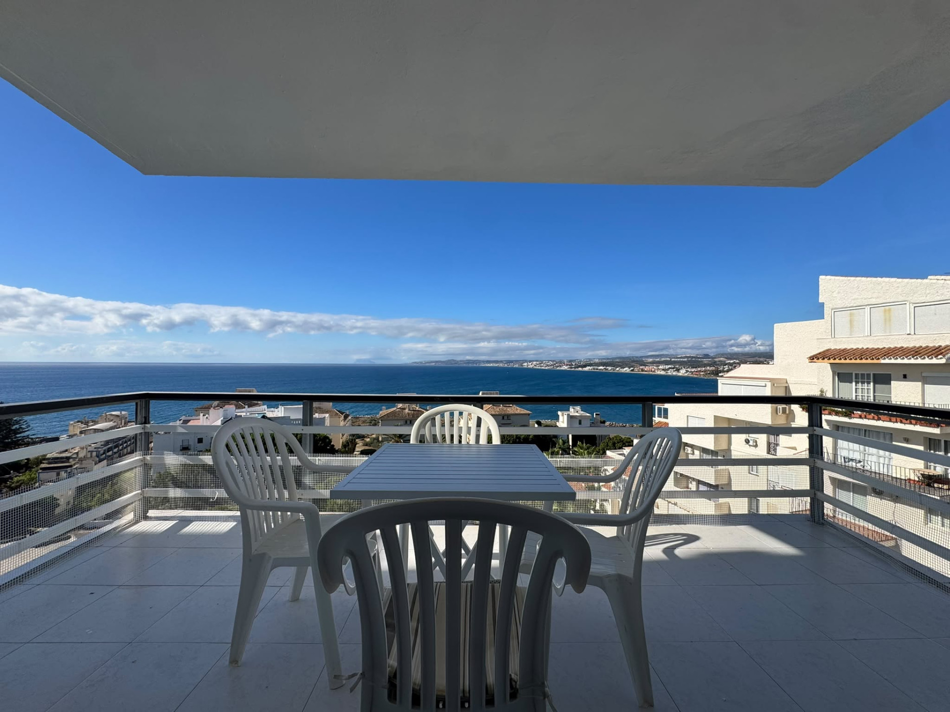 1 Bedroom Apartment in Estepona - Photo 9