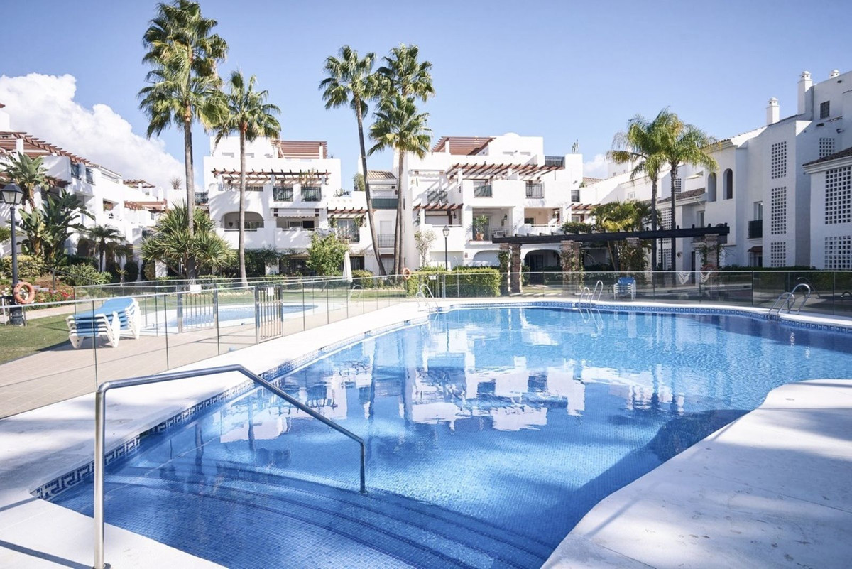 3 Bedroom Apartment in San Pedro de Alcántara - Photo 17