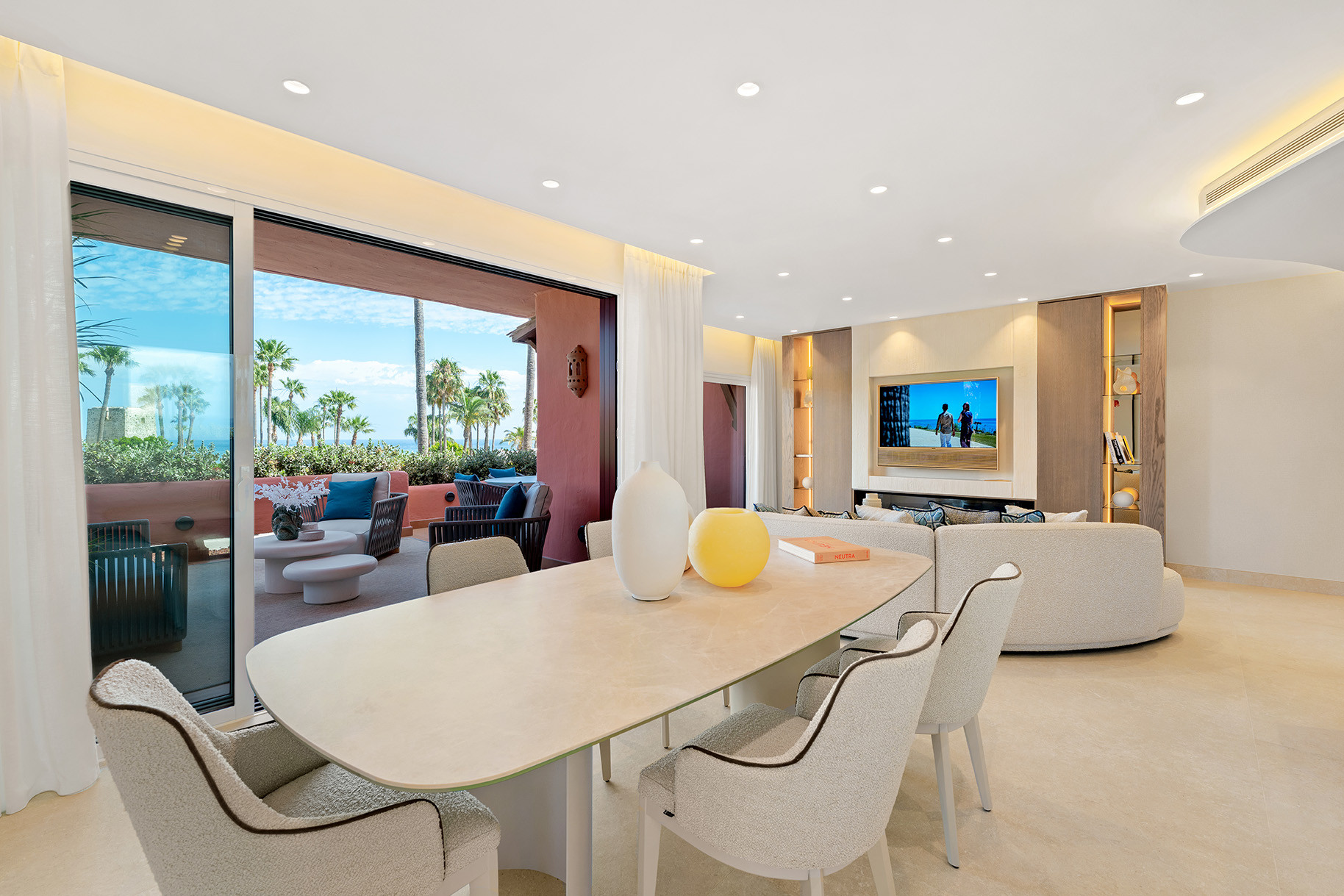 3 Bedroom Apartment in Estepona - Photo 5