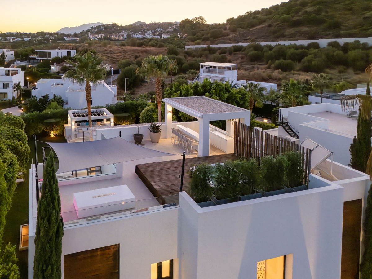 6 Bedroom Villa in Marbella - Photo 48