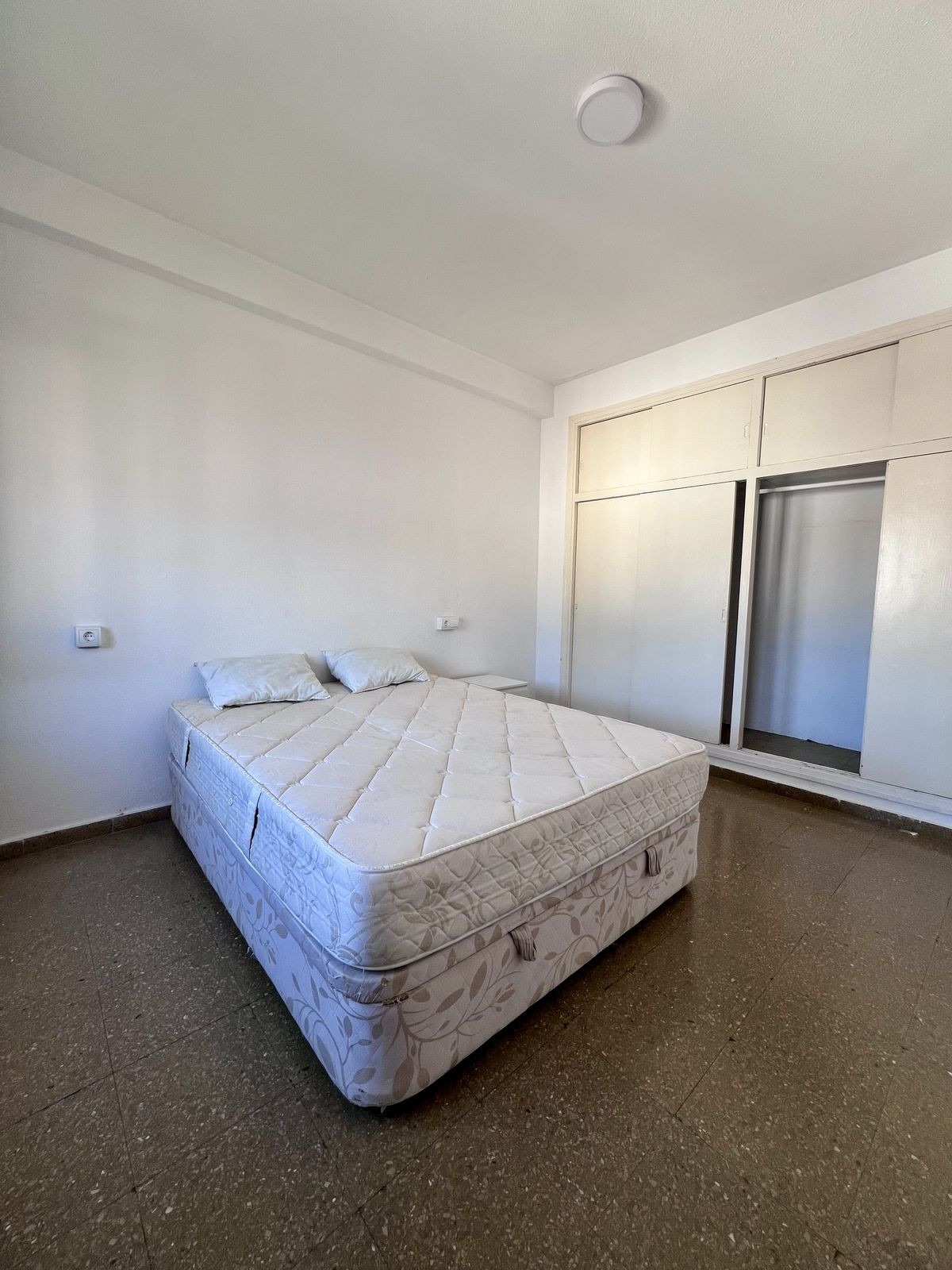 3 Bedroom Apartment in Marbella - Photo 24