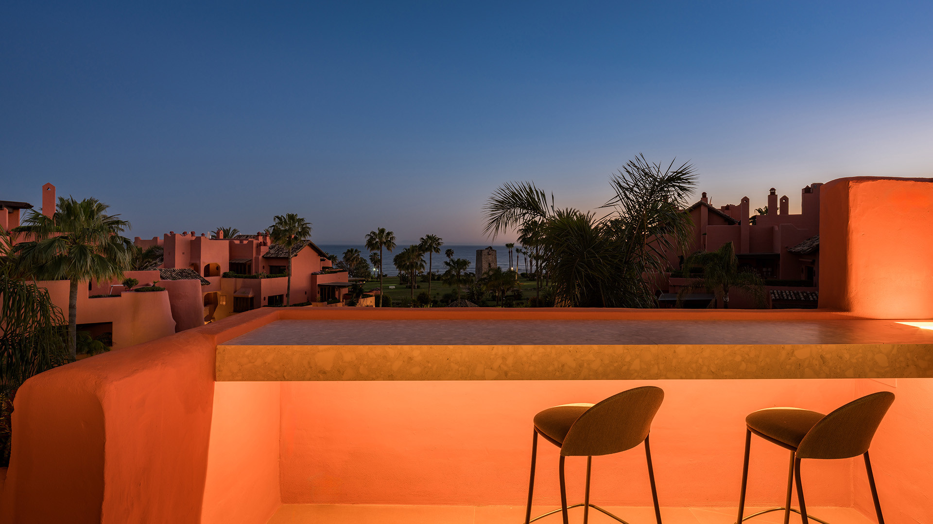 3 Bedroom Penthouse in Estepona - Photo 7