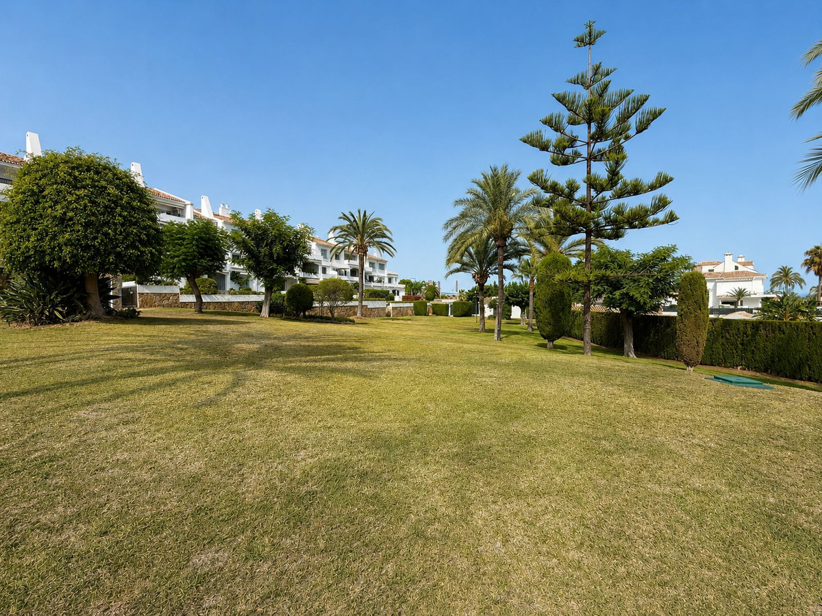 3 Bedroom Apartment in Marbella - Photo 24