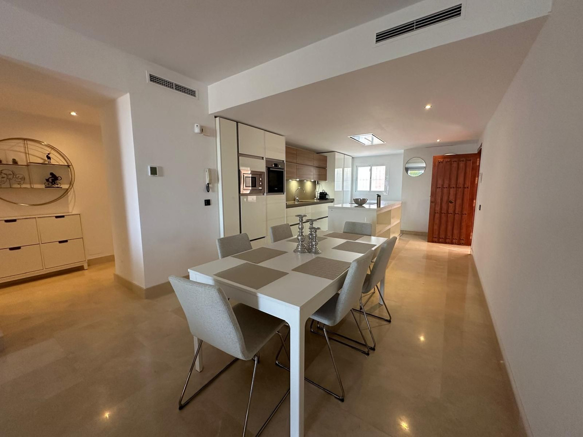 2 Bedroom Apartment in Marbella - Photo 3