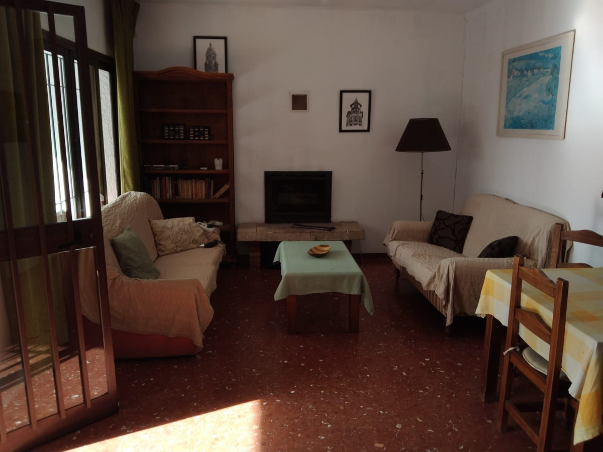 4 Bedroom Villa in Málaga - Photo 16