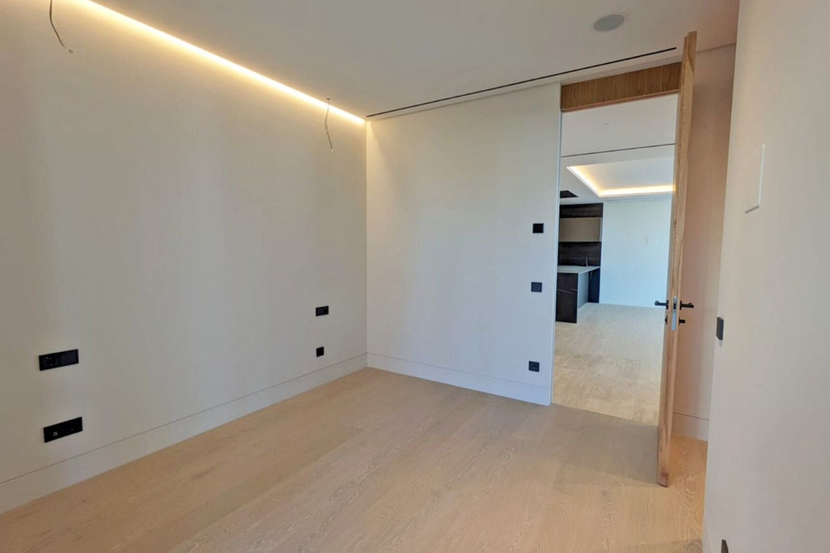 3 Bedroom Apartment in Estepona - Photo 23