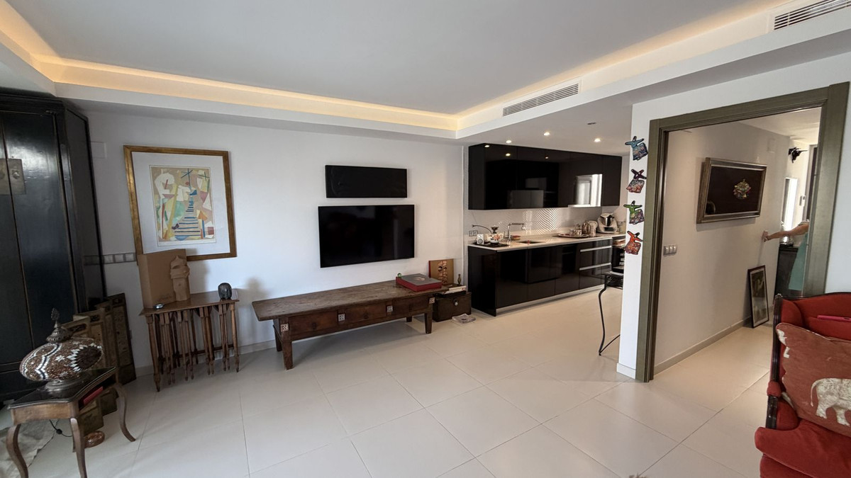 3 Bedroom Townhouse in Marbella - Photo 3