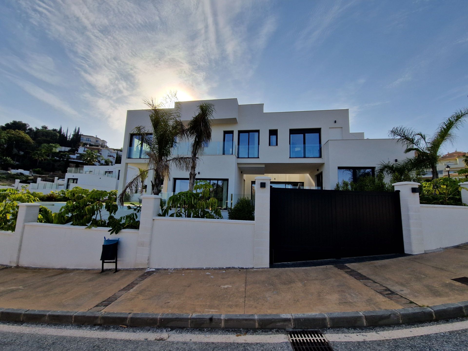 4 Bedroom Villa in Marbella - Photo 4