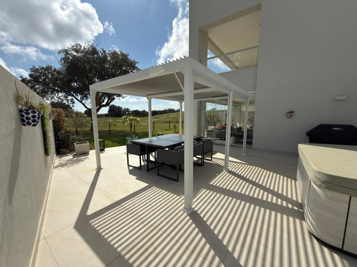 3 Bedroom Apartment in San Roque - Photo 24