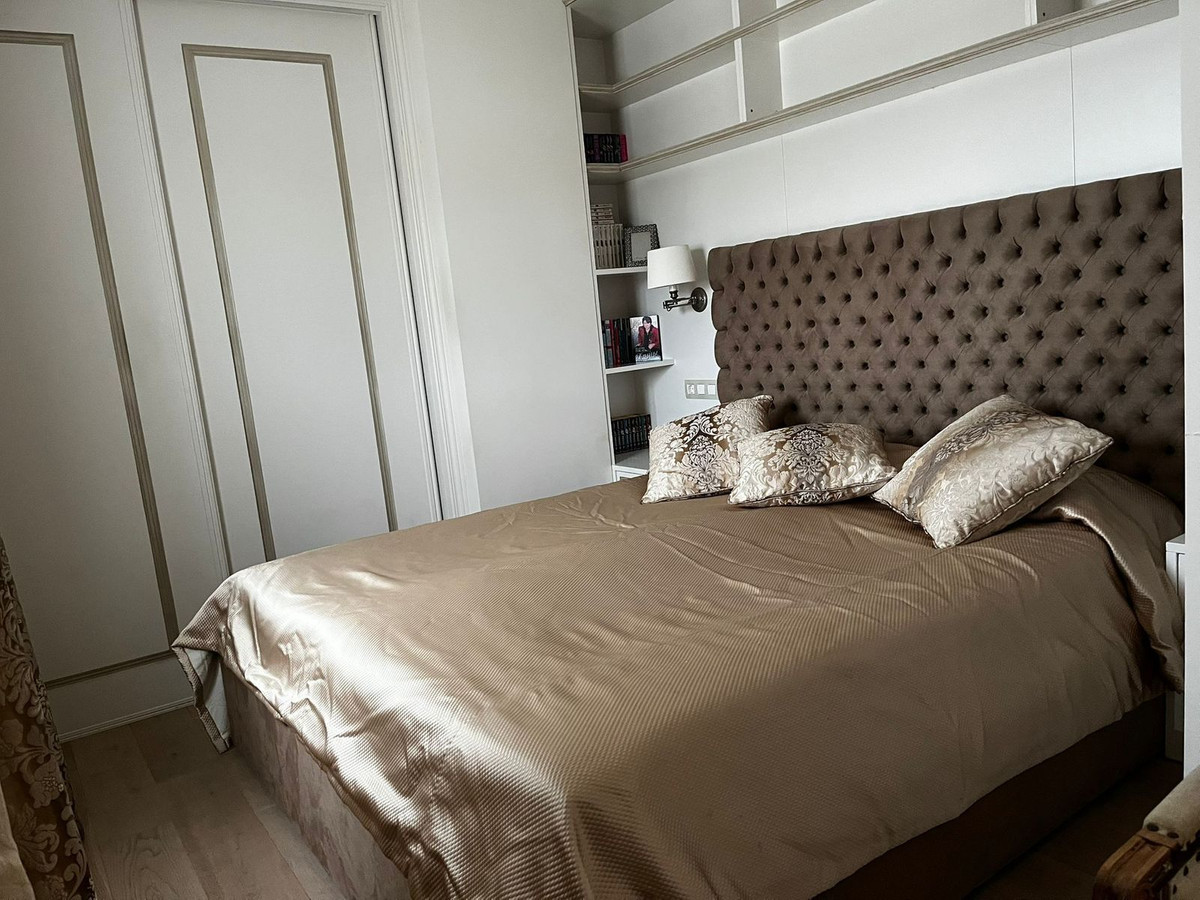 5 Bedroom Apartment in Marbella - Photo 18