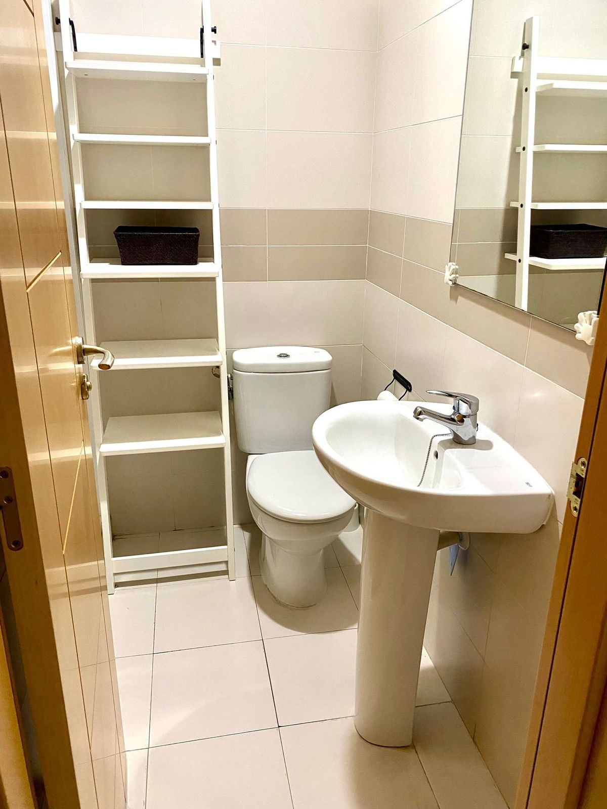 2 Bedroom Apartment in Fuengirola - Photo 8