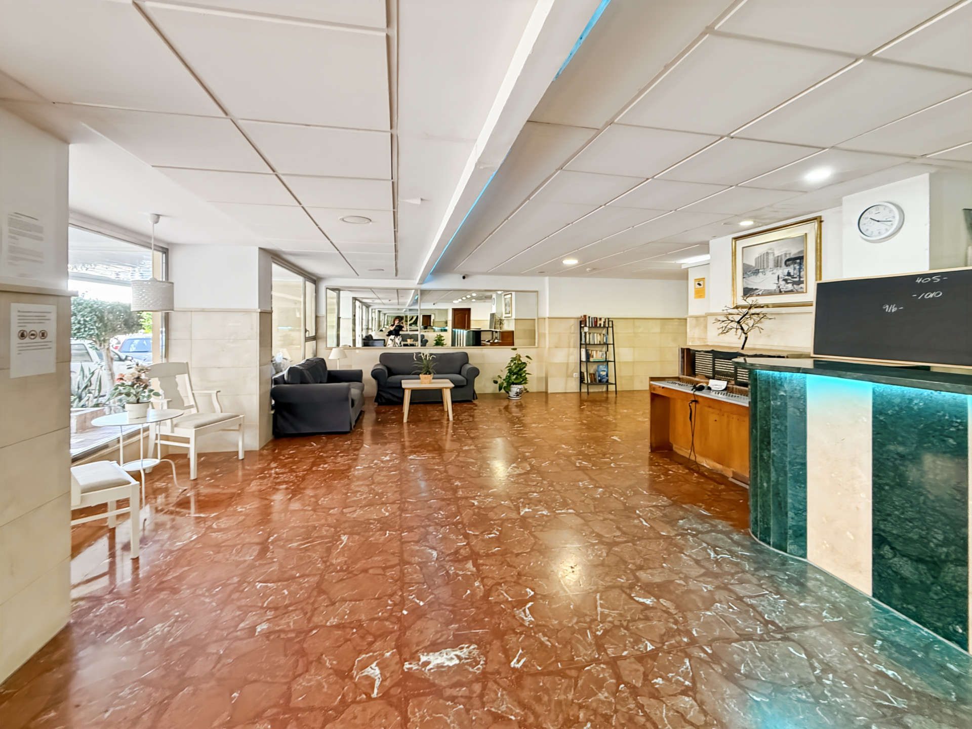 2 Bedroom Apartment in Benalmádena - Photo 19