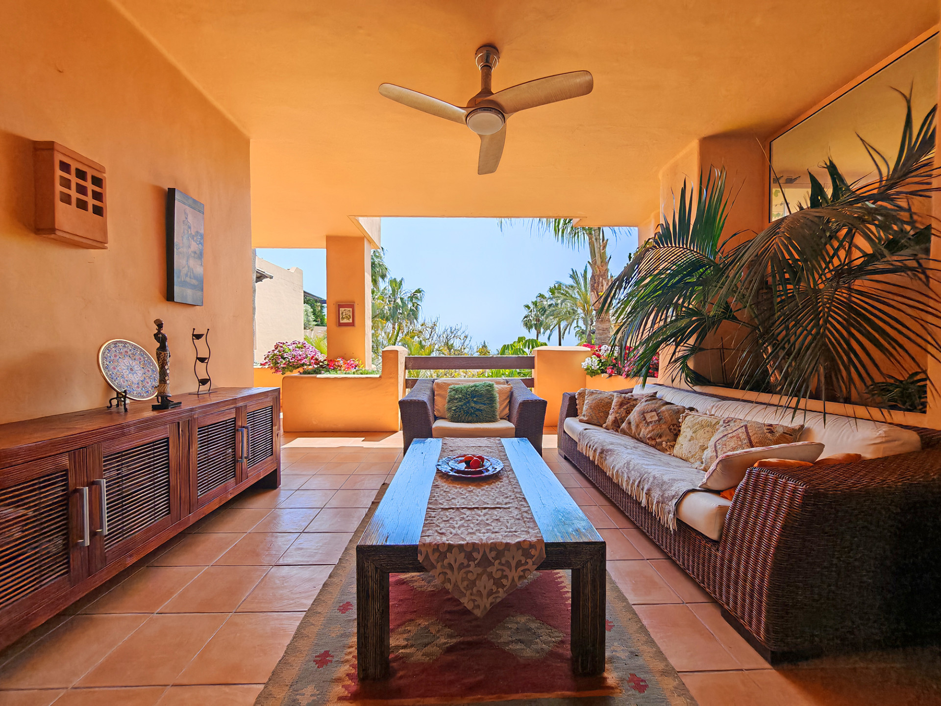 3 Bedroom Apartment in Marbella - Photo 3