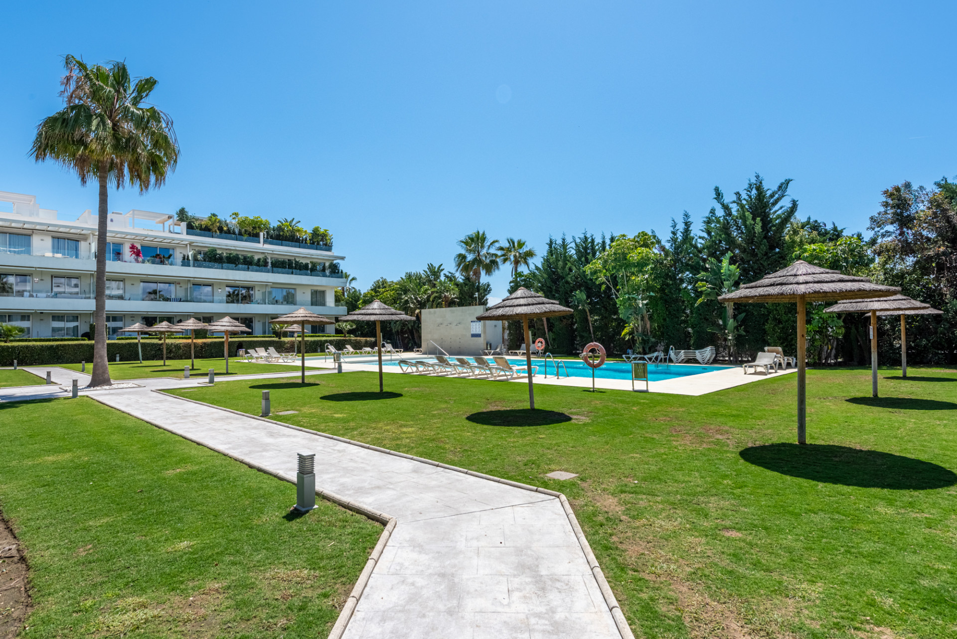 3 Bedroom Apartment in Estepona - Photo 22