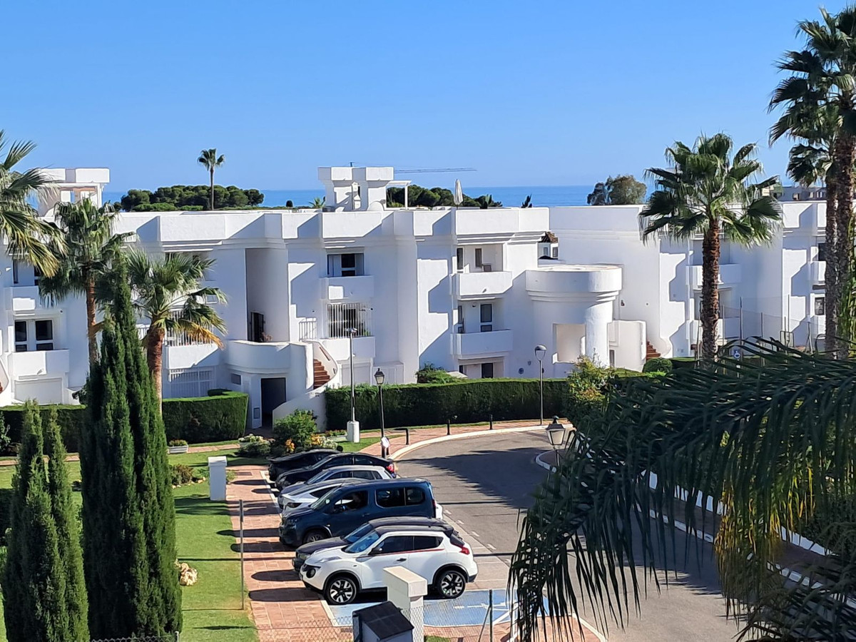 5 Bedroom Villa in Estepona - Photo 13