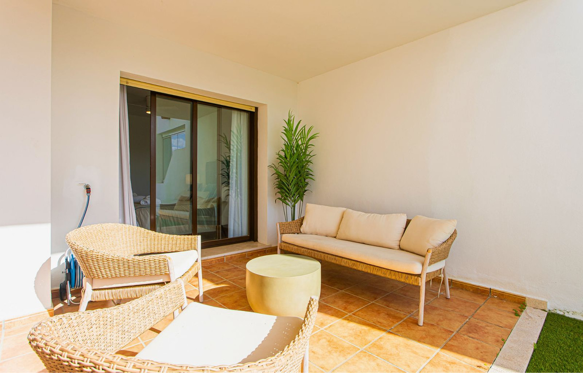 2 Bedroom Apartment in Casares - Photo 7