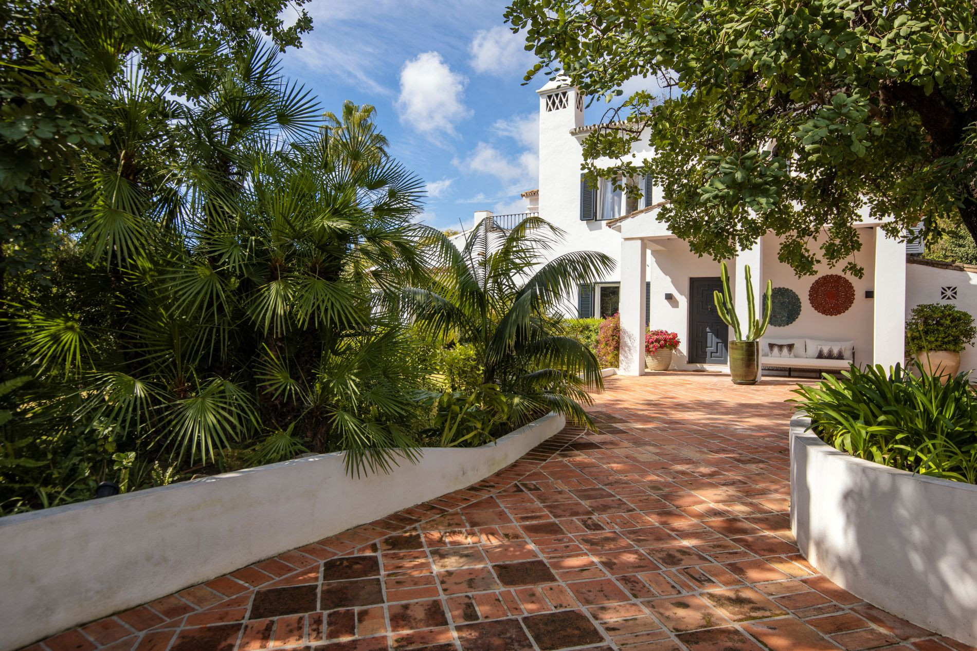 5 Bedroom Villa in Marbella - Photo 3