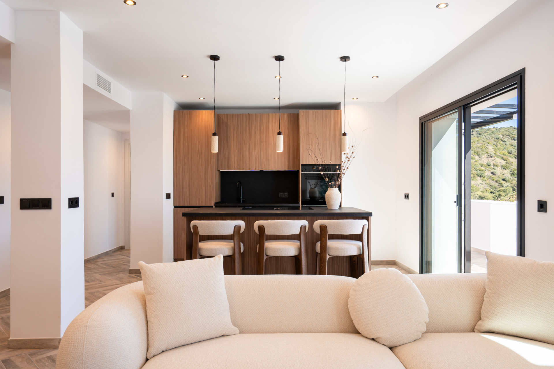 3 Bedroom Penthouse in Benahavís - Photo 10