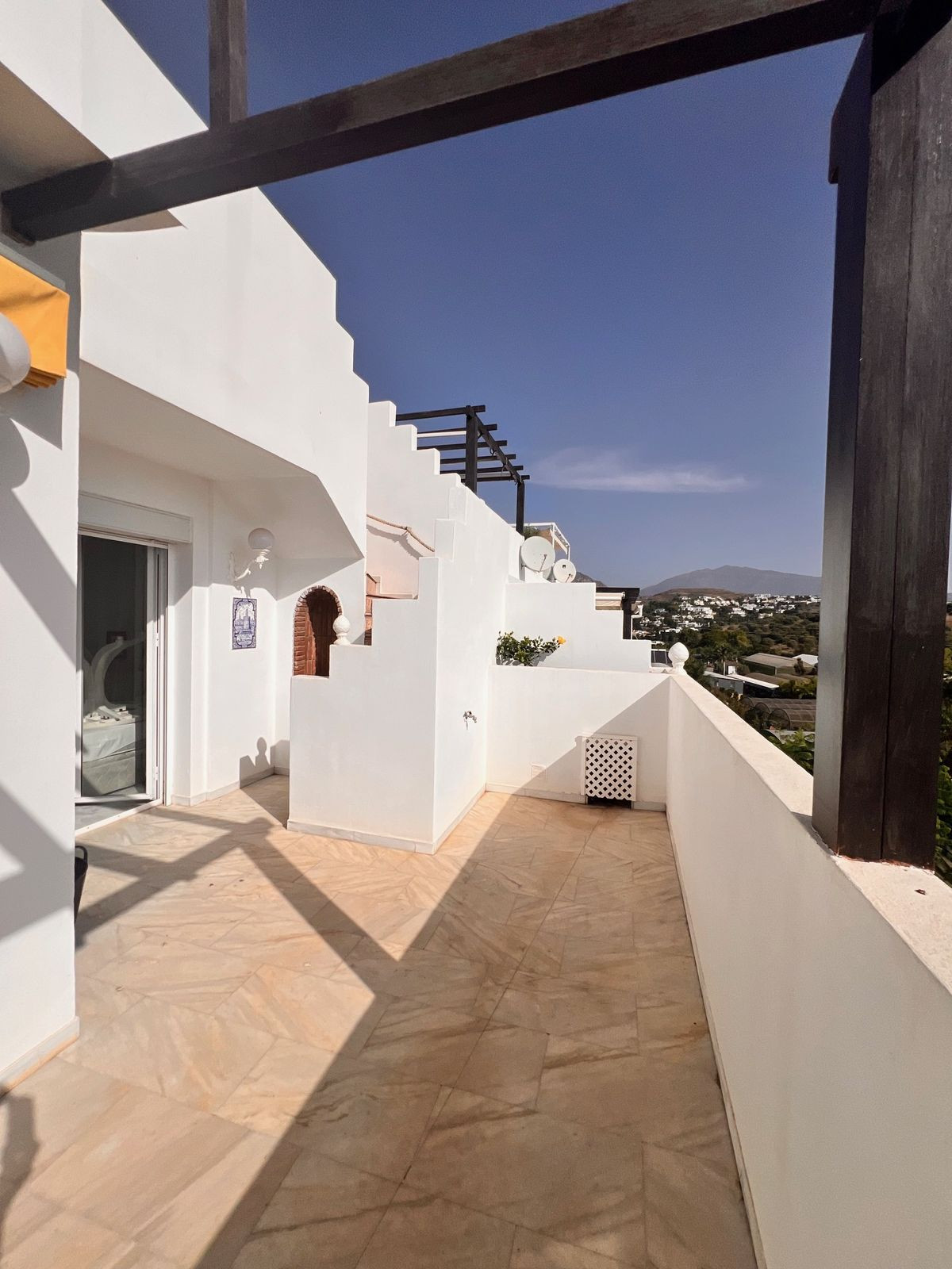 2 Bedroom Penthouse in Estepona - Photo 24