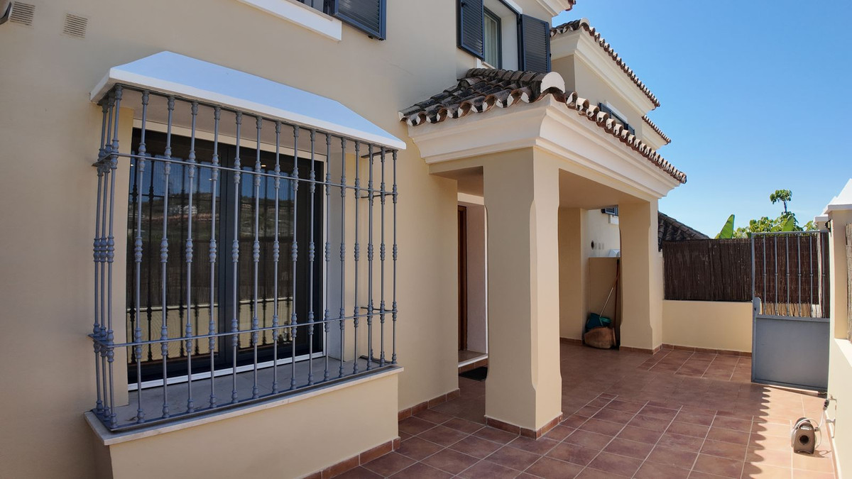 4 Bedroom Townhouse in Benahavís - Photo 68