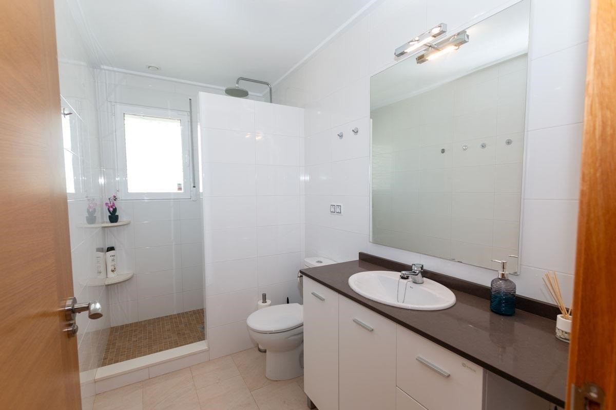 Apartamento com 3 quartos com piscina em Alicante, Espanha – Foto 15