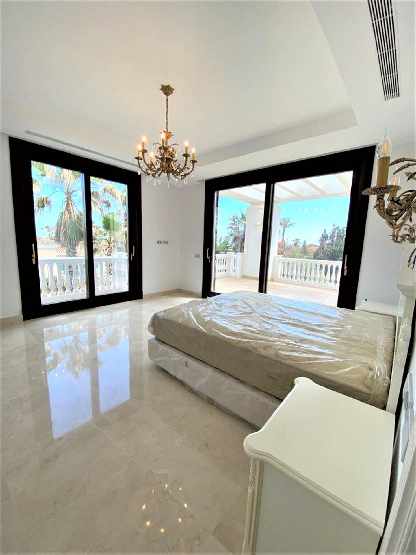 6 Bedroom Villa in Estepona - Фото 20