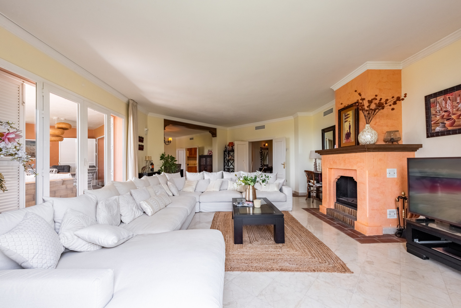 5 Bedroom Villa in Casares - Photo 3