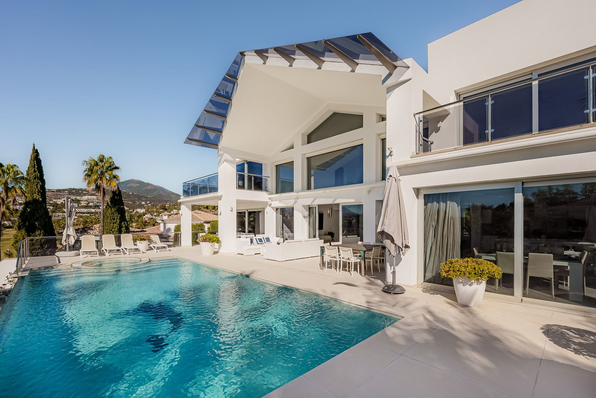 5 Bedroom Villa in Marbella - Photo 19