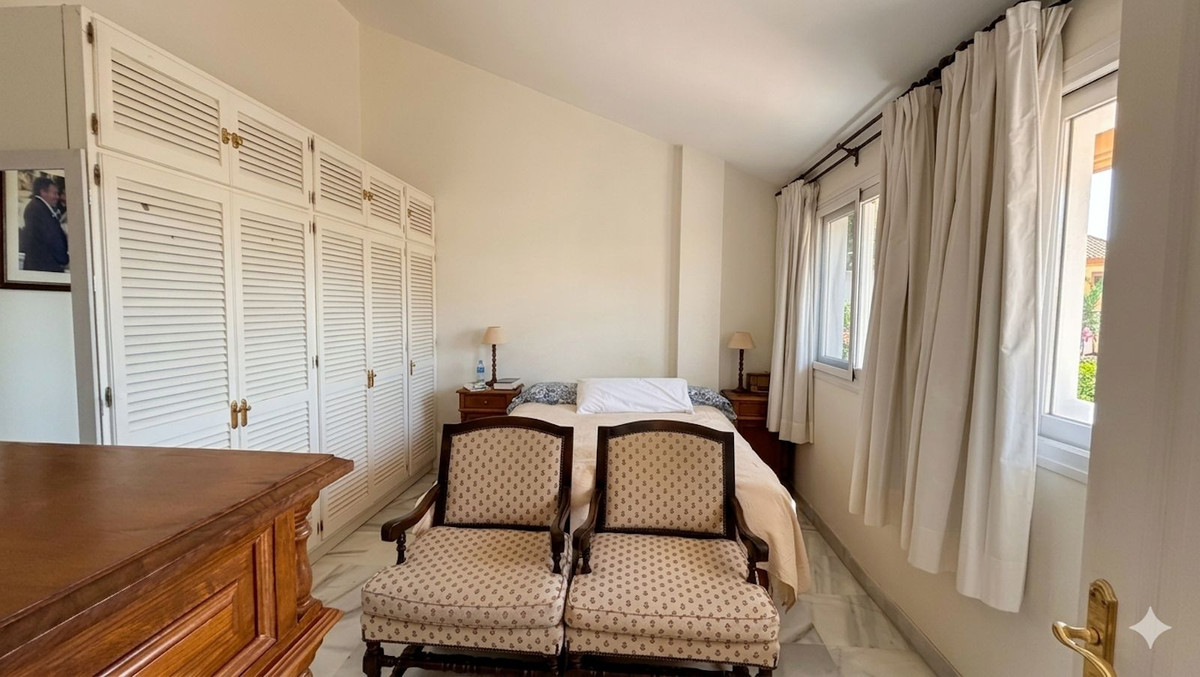 4 Bedroom Apartment in Marbella - Фото 8