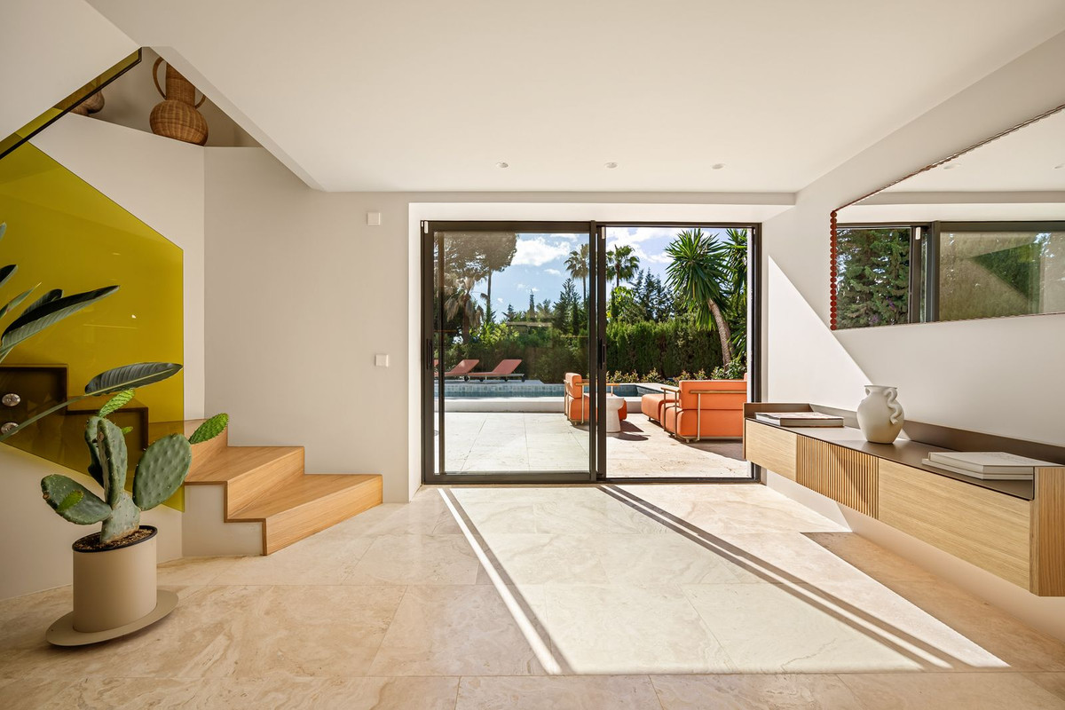 4 Bedroom Villa in Marbella - Photo 14