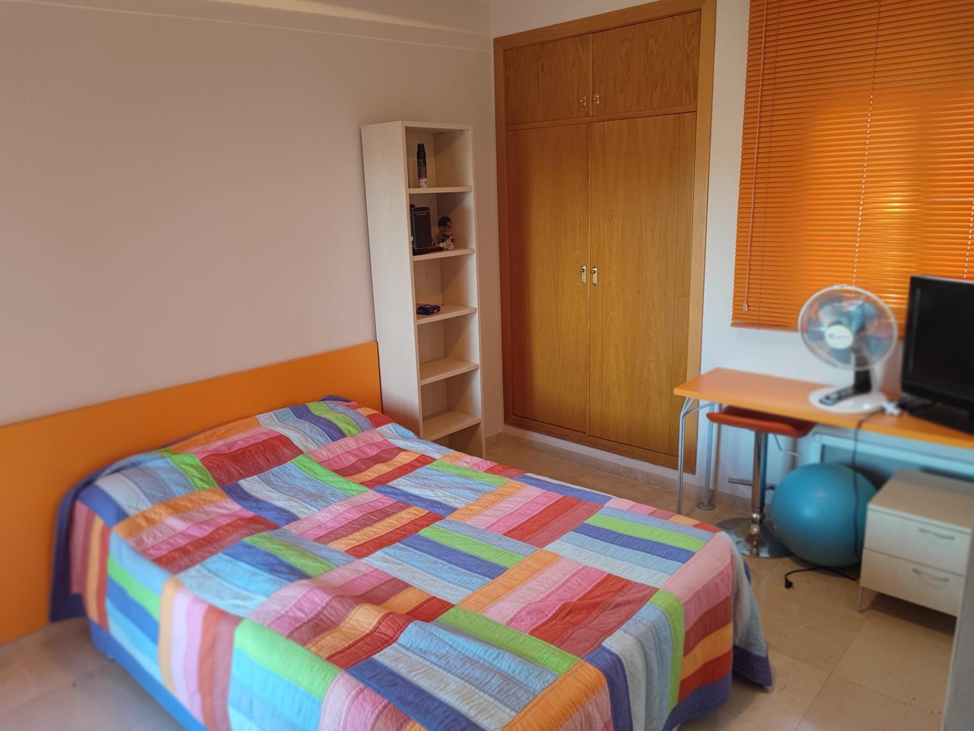 4 Bedroom Townhouse in Fuengirola - Photo 8
