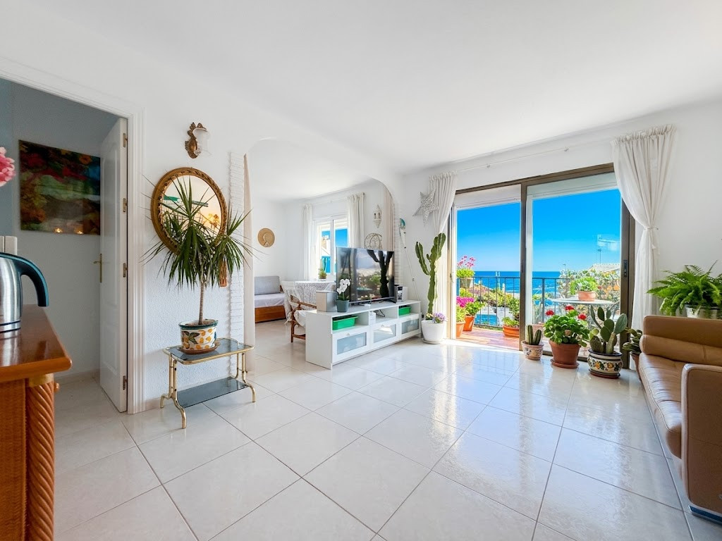 2 Bedroom Apartment in Mijas - Фото 3