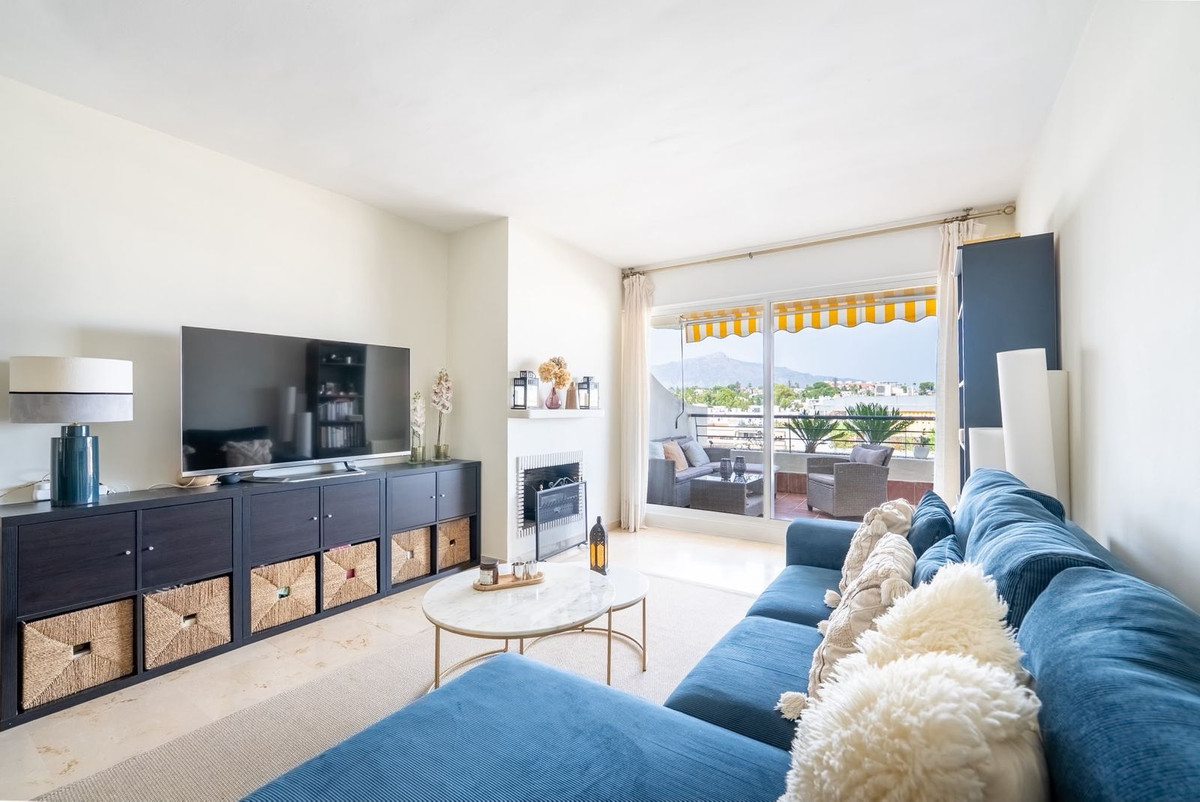 2 Bedroom Apartment in San Pedro de Alcántara - Photo 2
