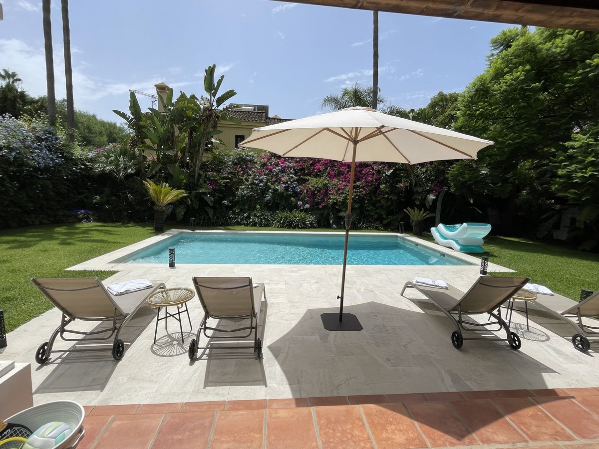 4 Bedroom Villa in Marbella - Photo 14
