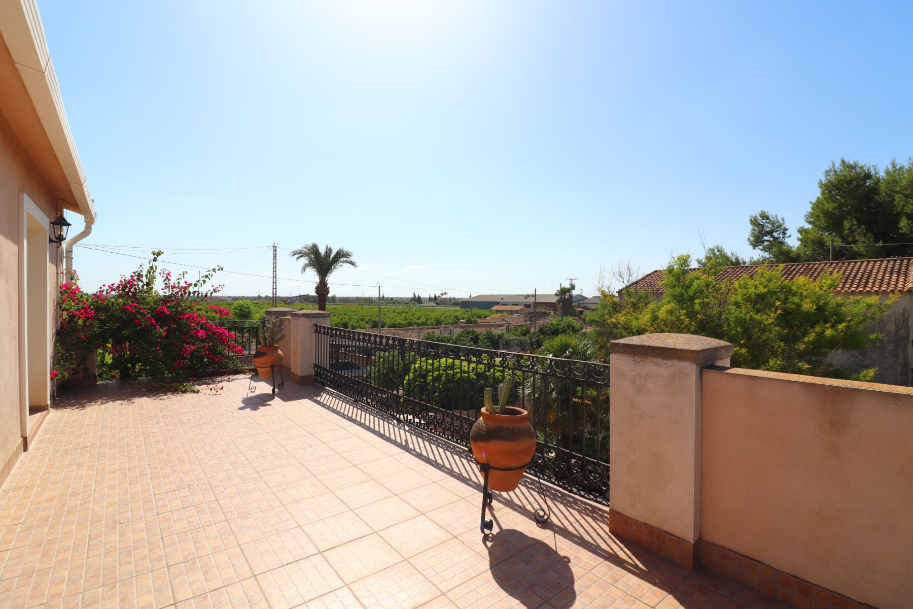 Chalet de 4 dormitorios en Alicante – Foto 27