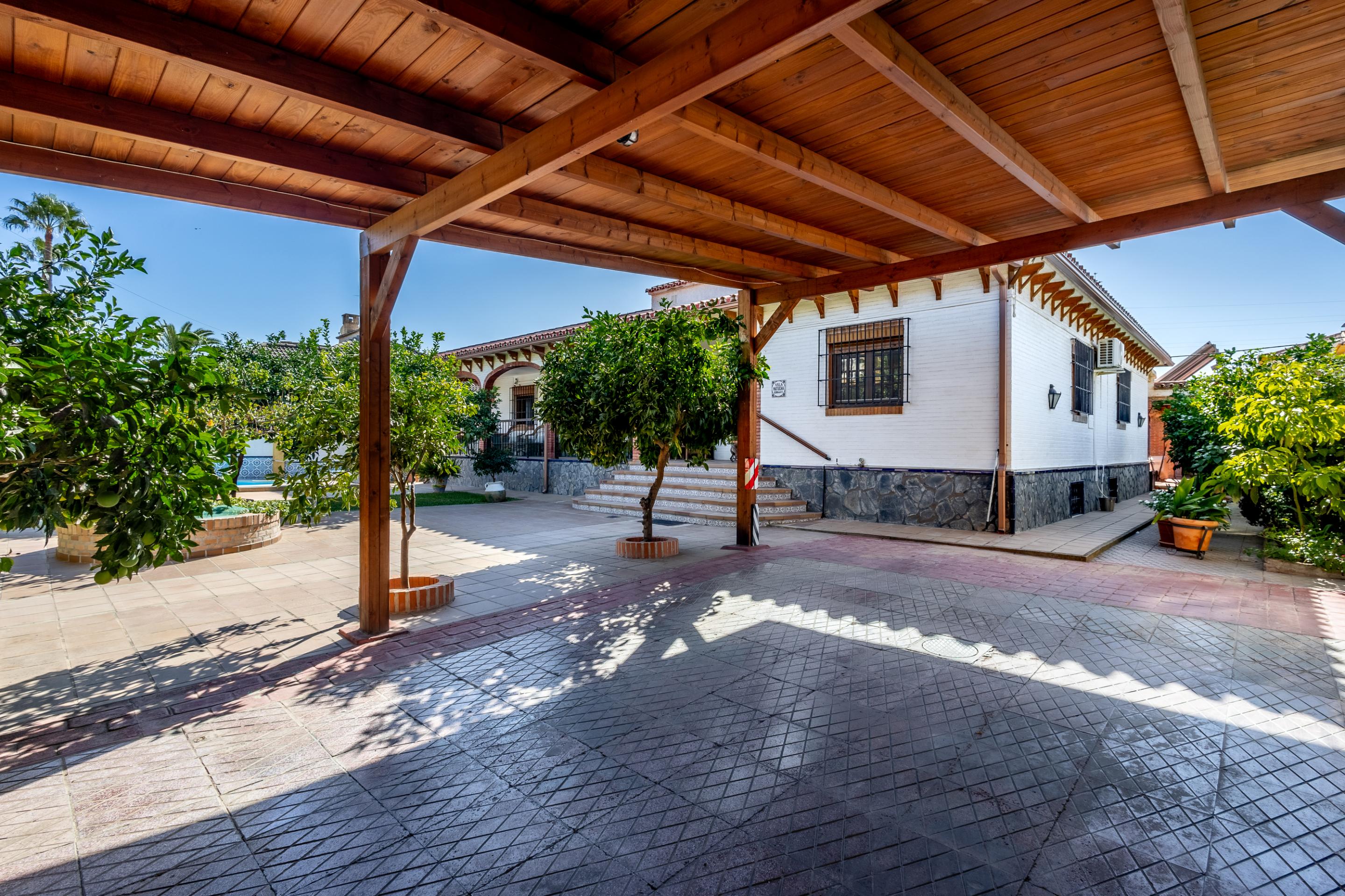 4 Bedroom Villa in Málaga - Photo 8