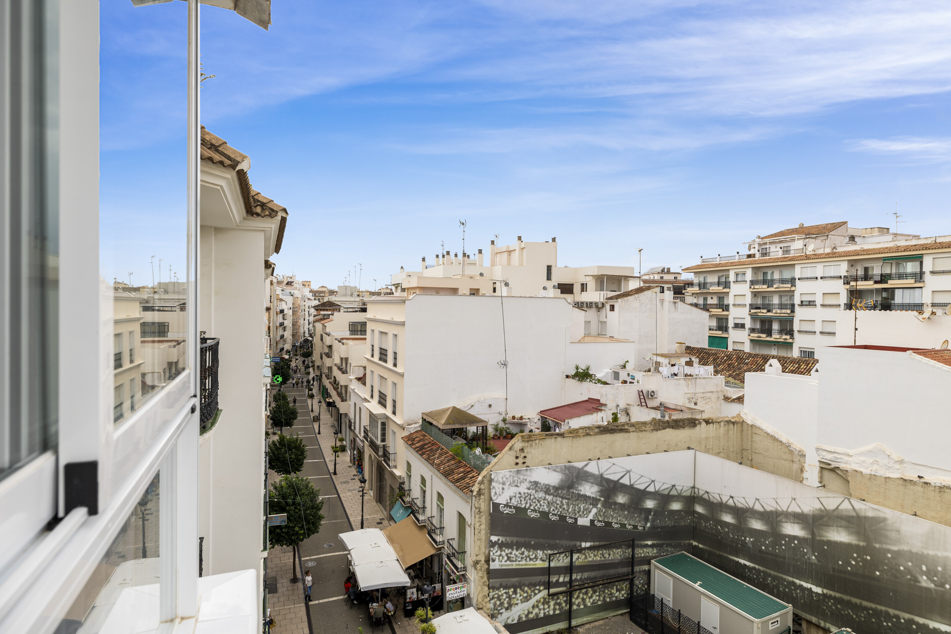 2 Bedroom Penthouse in Estepona - Photo 23
