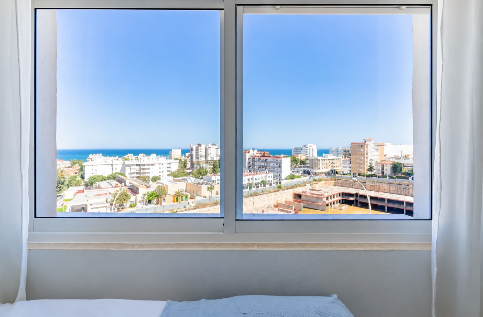 3 Bedroom Penthouse in Torremolinos - Photo 15