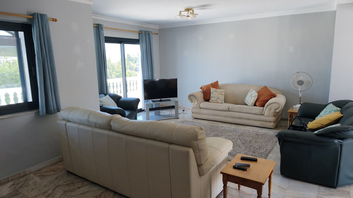 6 Bedroom Villa in Mijas - Photo 17