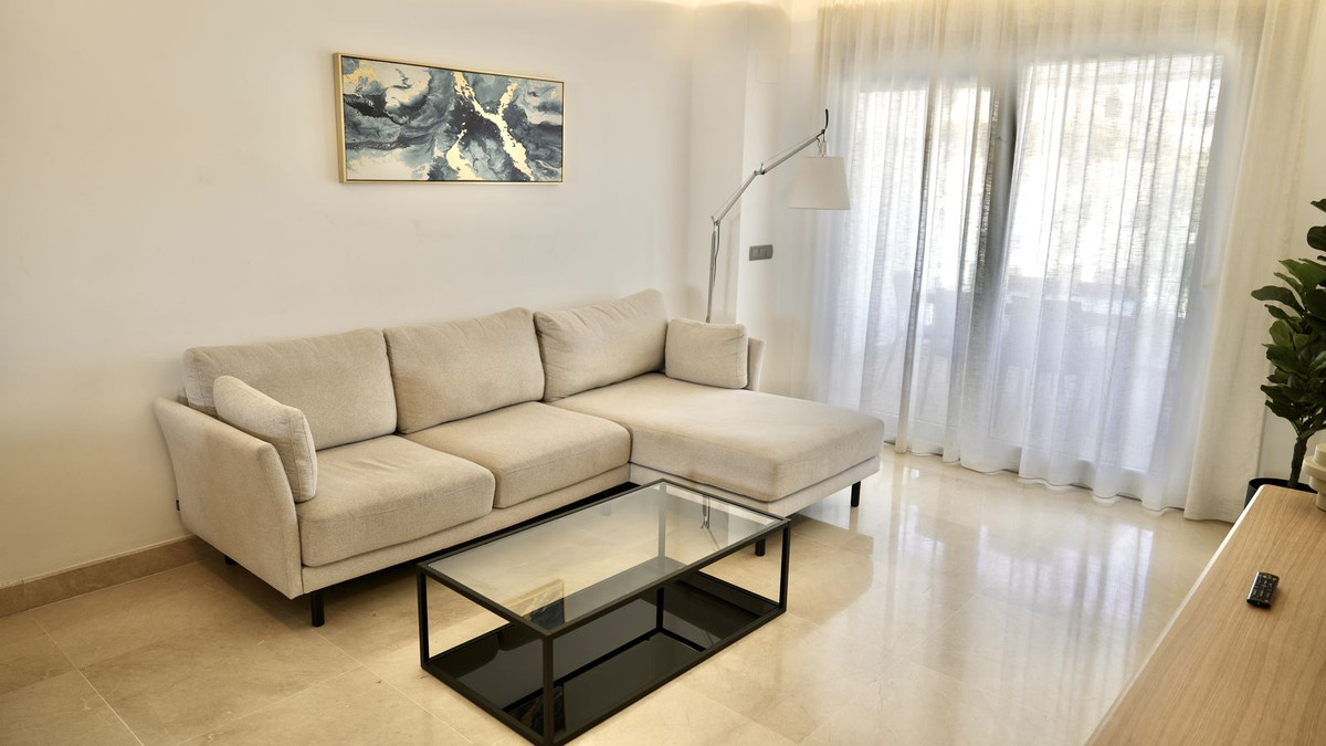 3 Bedroom Penthouse in San Pedro de Alcántara - Photo 5