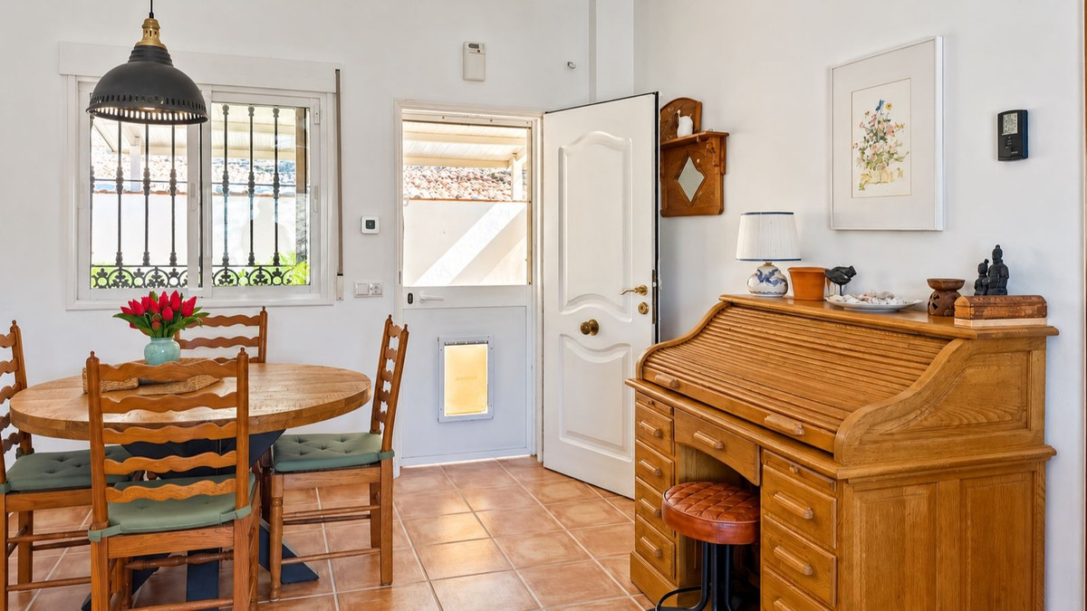 3 Bedroom Villa in Colmenar - Photo 10