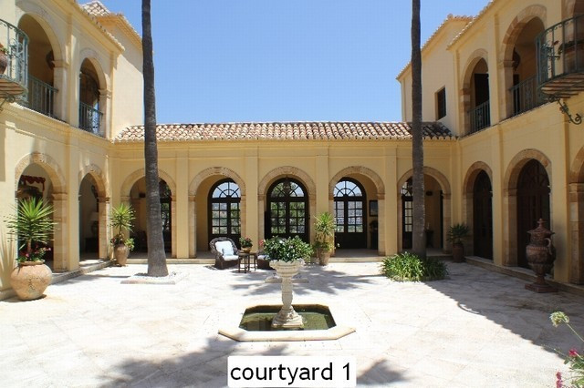 17 Bedroom Villa in Marbella - Photo 12