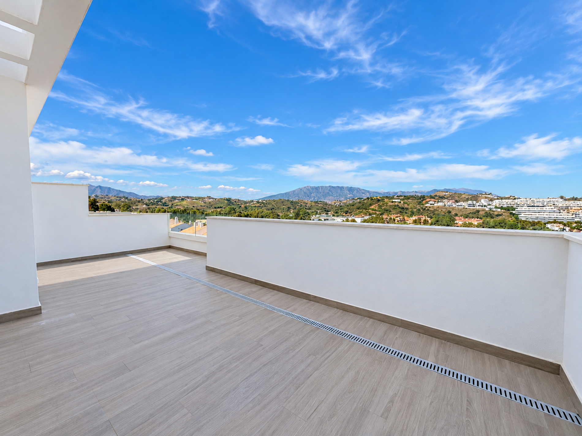 2 Bedroom Apartment in Mijas - Photo 16