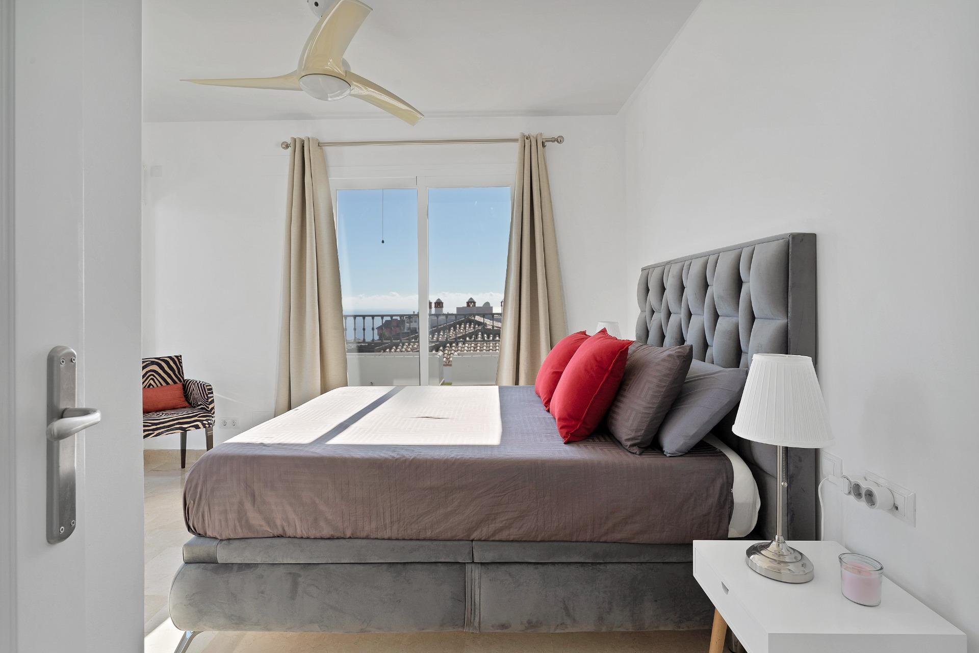 2 Bedroom Penthouse in Mijas - Photo 18