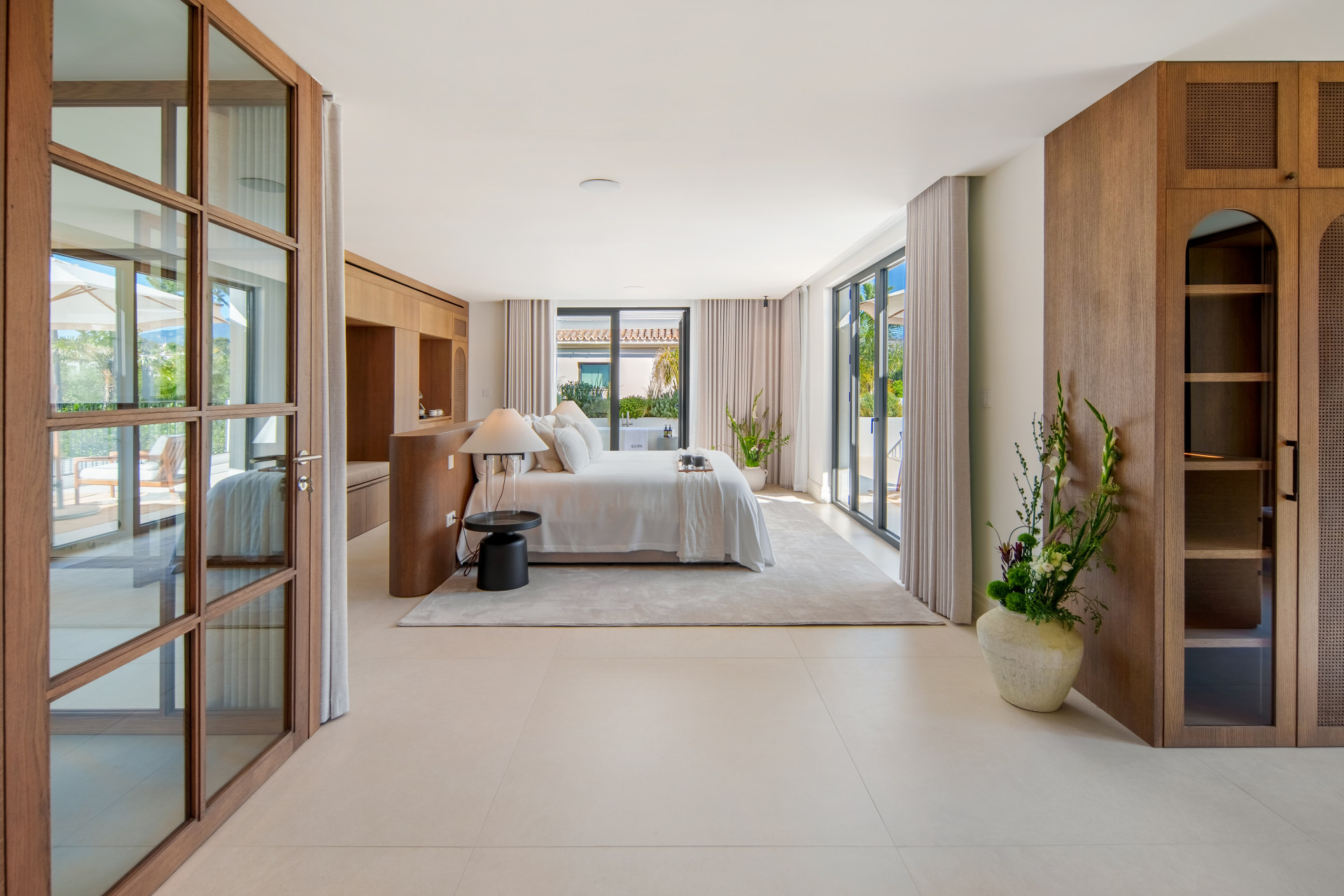 4 Bedroom Villa in Marbella - Photo 7