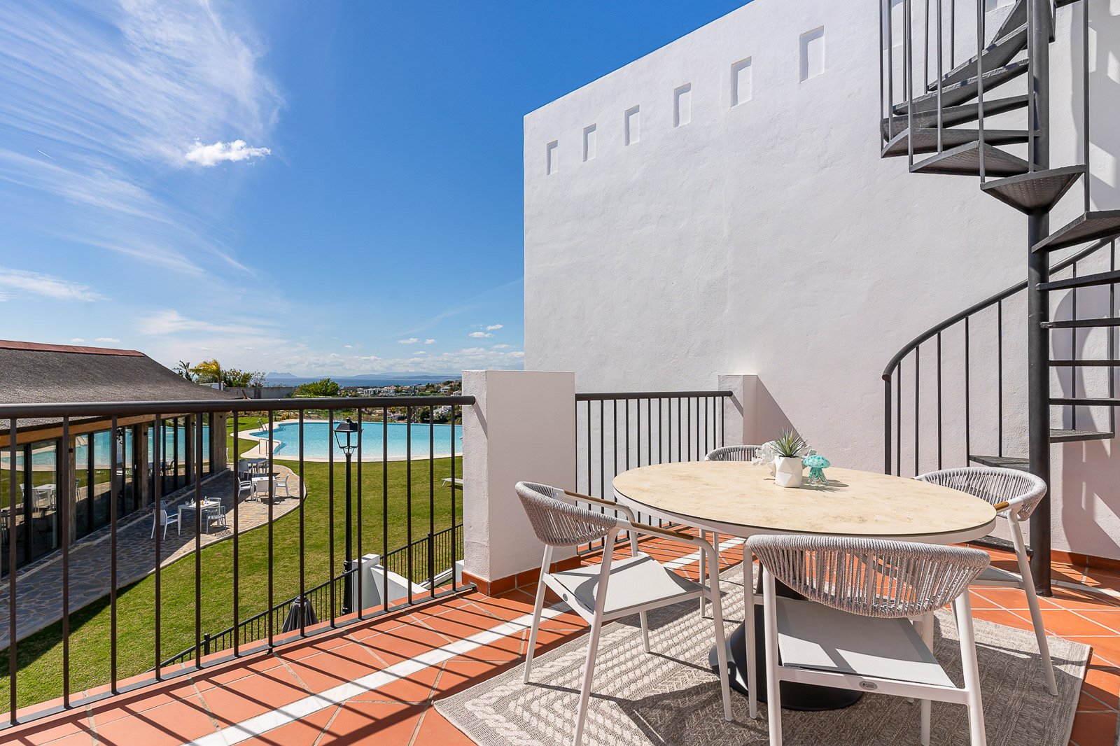 3 Bedroom Apartment in Benahavís - Photo 22