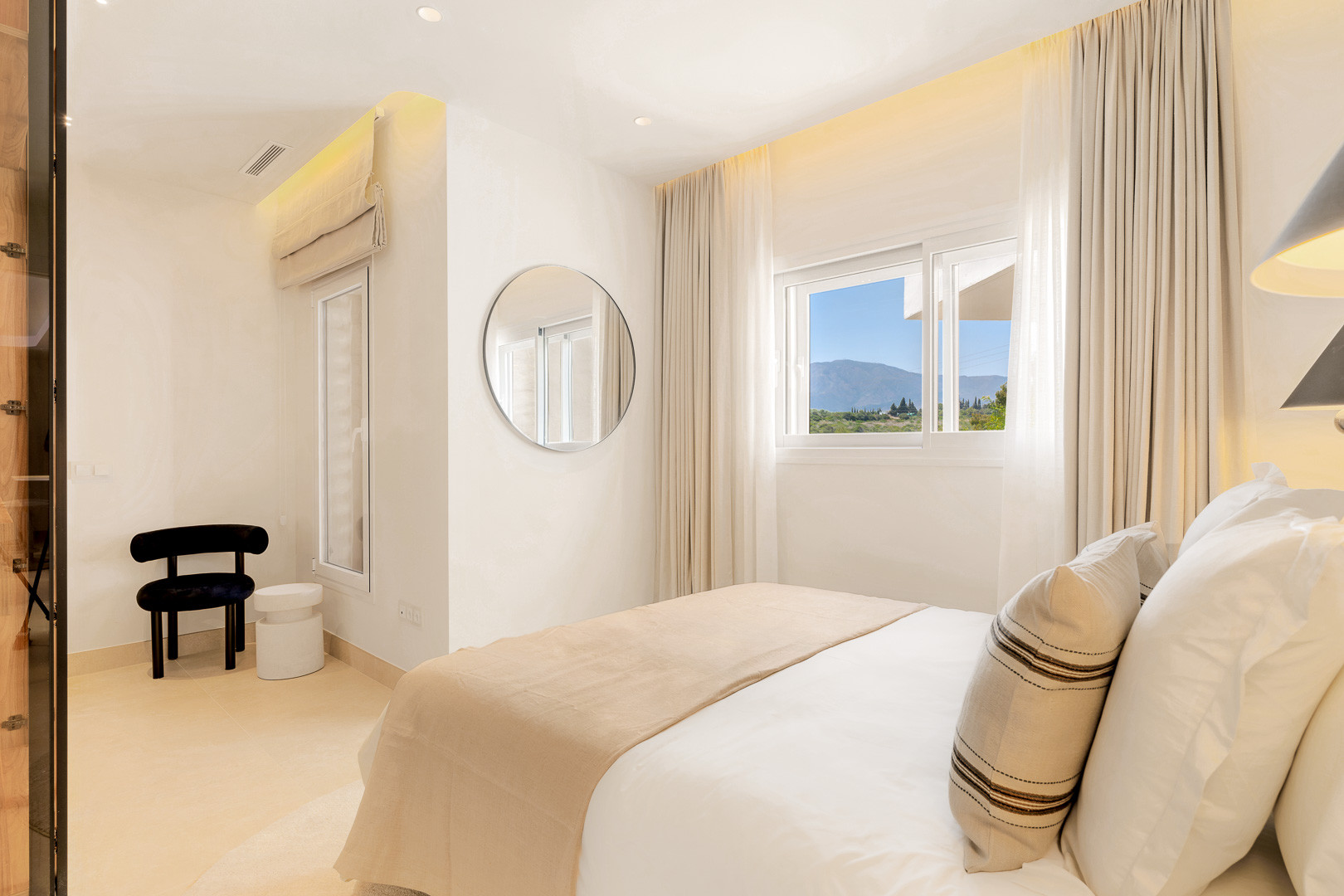 3 Bedroom Penthouse in Estepona - Photo 39