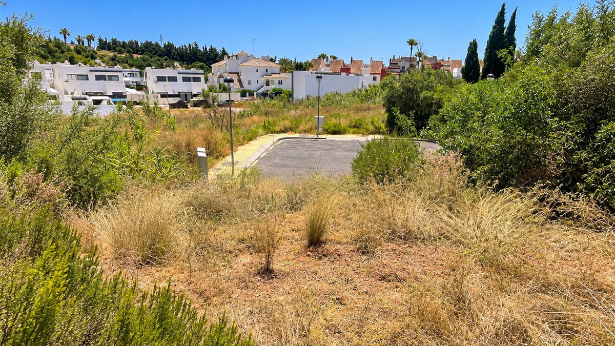 836 m² Plot in Estepona - Photo 2